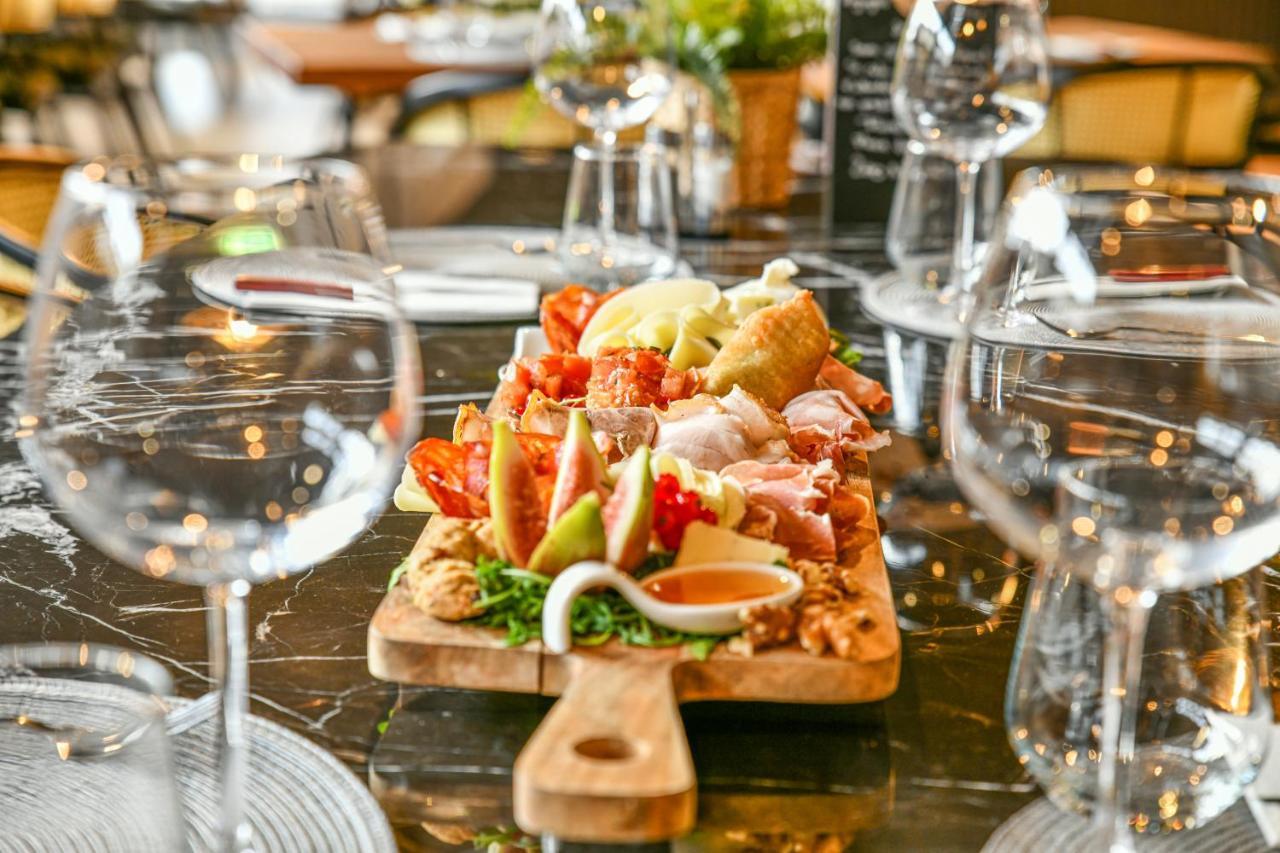Neuchatel City Hotel Luaran gambar