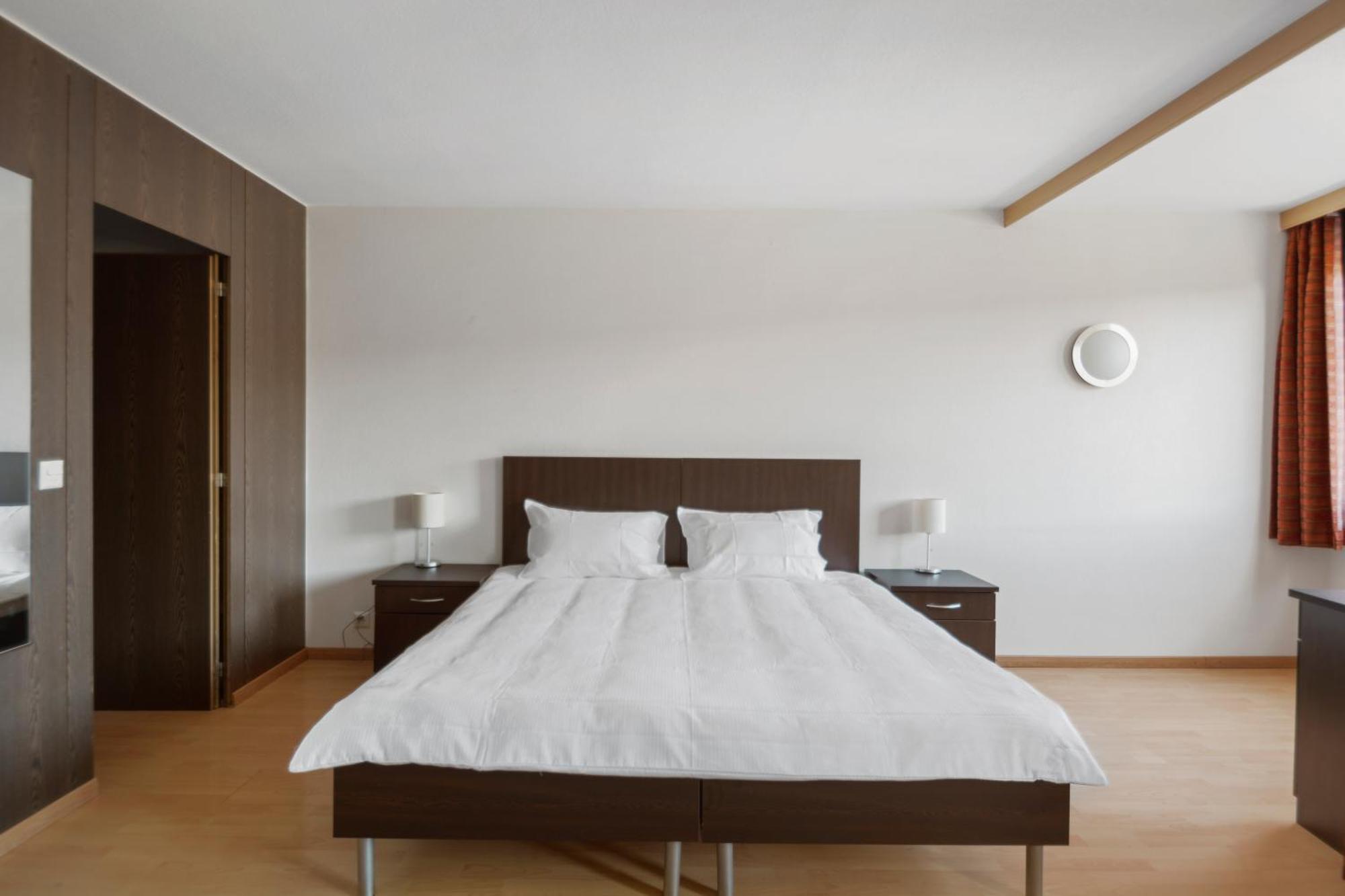 Neuchatel City Hotel Luaran gambar